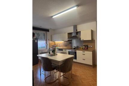 Erdgeschoss - Wohnung mit Einbauküche - Völklingen