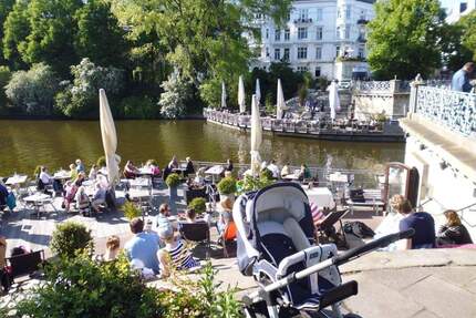 Lichtdurchflutete unmöblierte 3,5 Zimmerwohnung Alsterlage Doppelbalkon 2 Bäder Fahrstuhl ab sofort frei - Hamburg Uhlenhorst