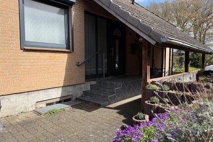 Schönes freistehendes EFH in Horst mit Garten - Horst (Holstein)
