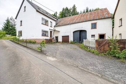 Ehemaliges Bauernhaus mit Einliegerwohnung in Immerath - Großes Grundstück und viel Potenzial!