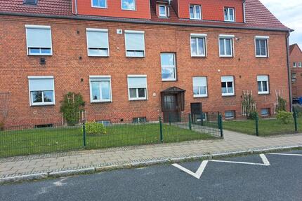 4 - Zimmerwohnung mit eigenem Garten zu vermieten - Neustrelitz