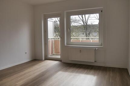 Schöne 3-Zimmer-Wohnung mit Tageslichtbad und Balkon in Hanau-Großauheim zu vermieten