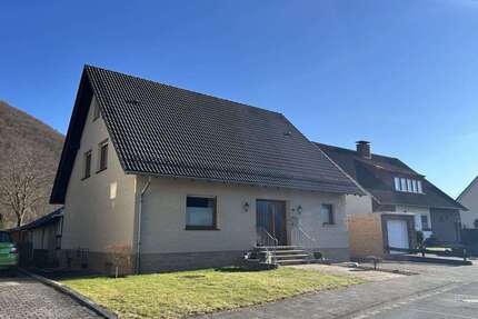 Haus zum Kaufen in Marsberg 298.000,00 € 200 m²