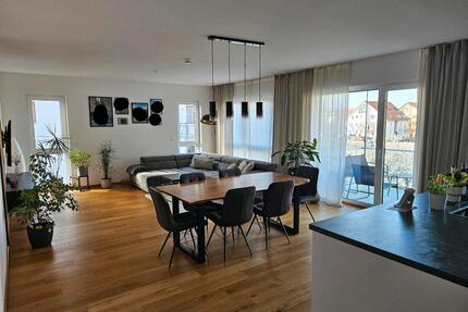 Traumhafte 4-Raum-Wohnung mit EBK, 2 Balkonen und 2 Bädern! - Leipzig Ost