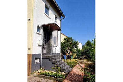 Reihenendhaus mit Garten, Garage & Stellplatz zu vermieten - Cölbe