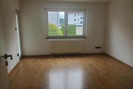 Gemütliche 3 Zimmer-Wohnung mit Balkon und EBK - Albstadt Gemarkung Onstmettingen