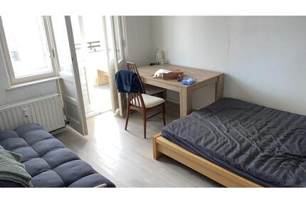 WG Zimmer+Balkon, Kü. Bad in Berlin Spandau (w)