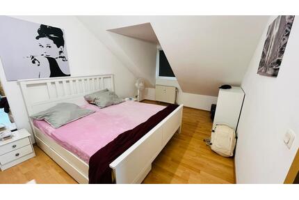 Vollmöblierte 2-Zimmer-Dachgeschosswohnung - Ingolstadt Friedrichshofen-Hollerstauden