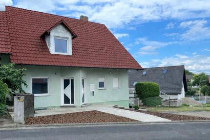 Gepflegte Doppelhaushälfte in Werneck zu vermieten