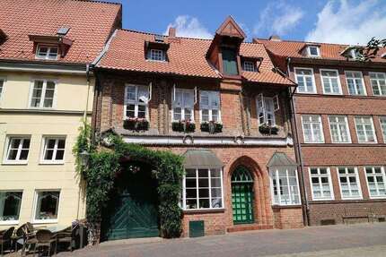 Haus zum Kaufen in Lüneburg 1.450.000,00 € 300 m²