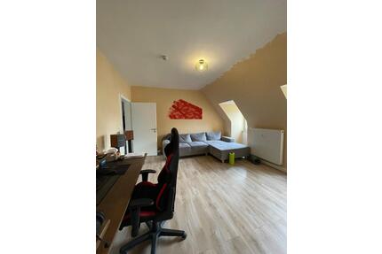 Teilmöblierte 2,5-Zimmer-Altbauwohnung in Nürnberg-Gostenhof