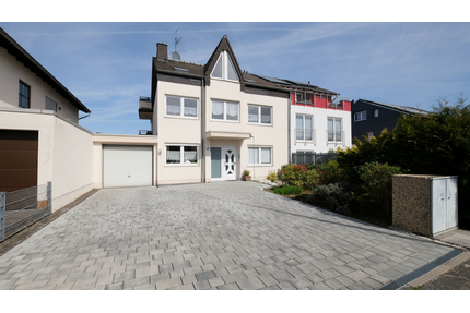 Haus zum Kaufen in Bonn 815.000,00 € 271 m²