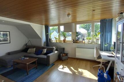 Schöne , helle 4-Zimmer-Wohnung in Top Lage in Duisburg Neudorf