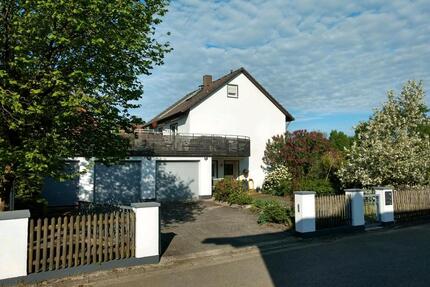 Freistehendes Einfamilienhaus mit separater Einliegerwohnung - Adelshofen