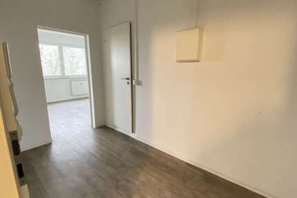 Wohnung zum Mieten in Halle 299,00 € 50.6 m²