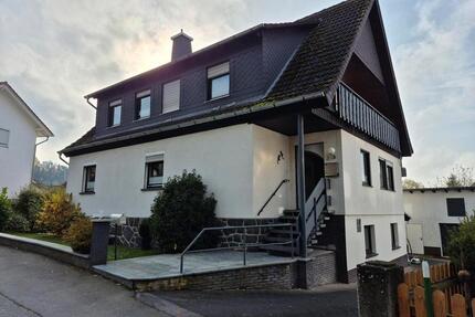 2-3 Familienhaus 211 qm 1179qm Grundstück Bottendorf Haus - Burgwald