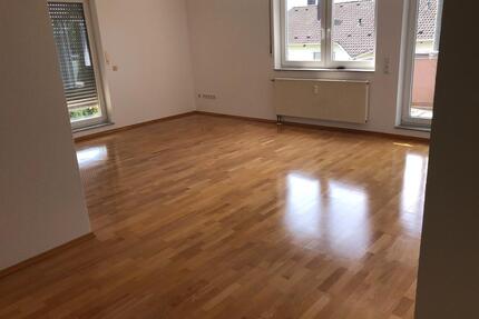 Biete sehr helle 3ZKB Gäste WC Wohnung ca. 98qm in Saarbrücken B