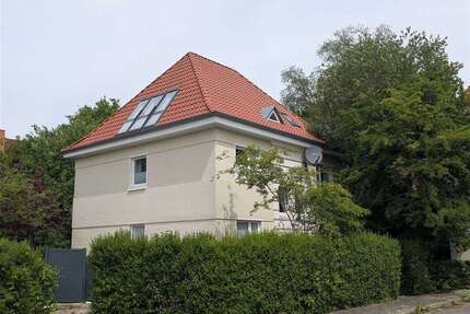 Haus zum Kaufen in Oldenburg 670.000,00 € 196.31 m²