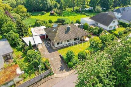 Ihr privates Naturparadies-Wohnen auf ca. 500 m² Wohn- und Nutzfläche im Ahrensburger Villenviertel