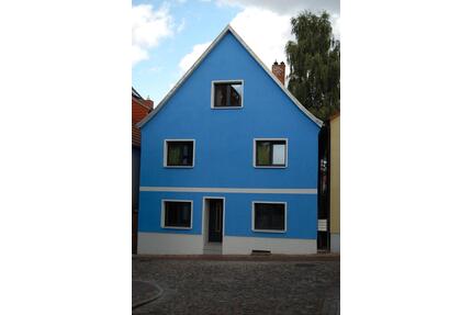 1-Zimmer-Wohnung ab 01.05.2026 - 385,00&nbsp;EUR Kaltmiete, ca.&nbsp; 35,00&nbsp;m&sup2; in Waren (Müritz) (PLZ: 17192)