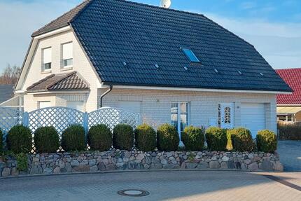 Einfamilienhaus in RöbelMüritz - 350.000,00&nbsp;EUR Kaufpreis, ca.&nbsp; 120,00&nbsp;m&sup2; in Röbel/Müritz (PLZ: 17207)