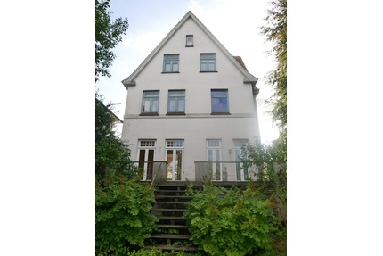 Wunderschöne Jugendstilvilla im Dornröschenschlaf in bevorzugter Lage von Eutin zu verkaufen!