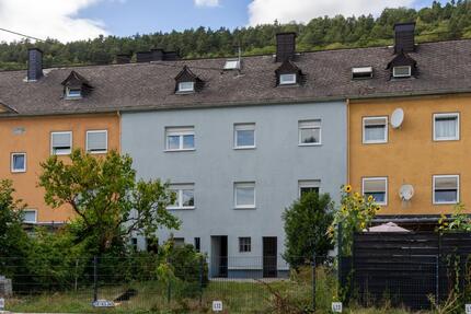 Trier-Ehrang -Teilrenoviertes Wohnhaus für die große Familie oder als 3-Familienhaus