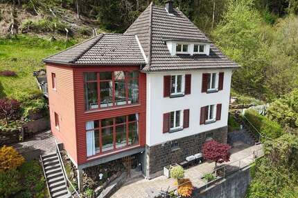 Haus zum Kaufen in Schalksmühle 299.000,00 € 197 m²