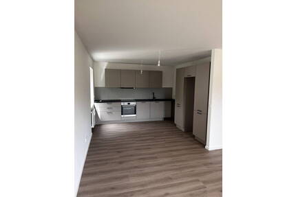 Frisch sanierte, sehr helle 3-Zimmer-Wohnung mit Balkon in Planegg (Erstbezug)