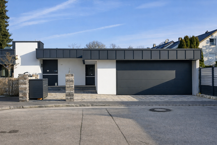 Haus zum Kaufen in Augsburg Kuhsee 1.999.000,00 € 175 m²