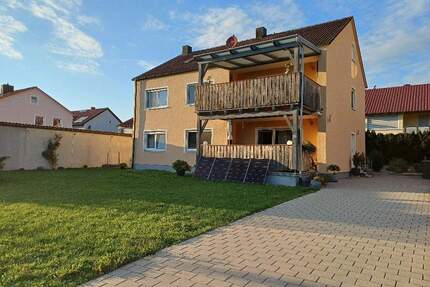 Gepflegtes Zweifamilienhaus in bester Lage - Herrieden