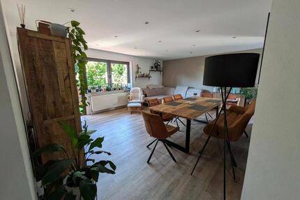 Großzügige 4 Zimmer Eigentumswohnung mit 2 Balkonen und Garage - Otterberg