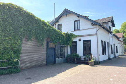 PURNHAGEN-IMMOBILIEN - Großzügiges Zweifamilienhaus mit Gewerbefläche in zentraler Lage von Lesum - Bremen / Lesum