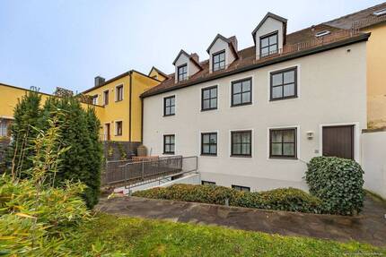 Bestlage Freisinger Altstadt. Exklusives Stadthaus mit bis zu drei Einheiten & herrlichem Garten.