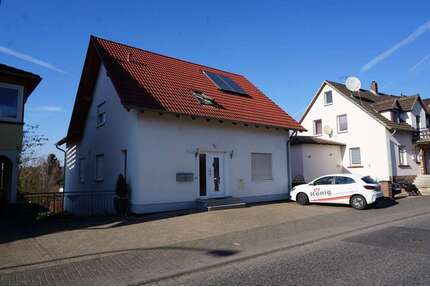 Haus zum Kaufen in Felsberg 429.000,00 € 204 m²