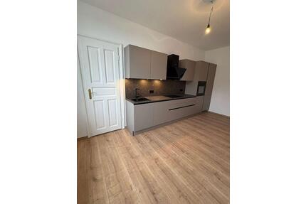 ERSTBEZUG NACH SANIERUNG – GROßZÜGIGE 4-ZIMMER-WOHNUNG - Stuttgart Bopser