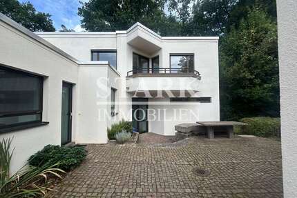 Haus zum Mieten in Oberursel (Taunus) 3.900,00 € 270 m²