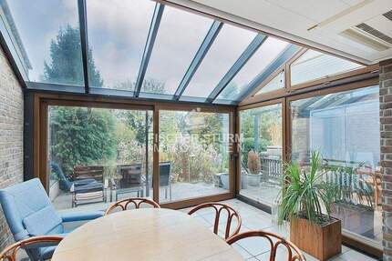 Mettmann-Obschwarzbach: Einfamilienreihenhaus mit Wintergarten, Kamin, Garten und Garage!