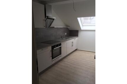 Wunderschöne, helle 2-Raum-Wohnung im DG mit EBK, große Dusche - Arnstadt