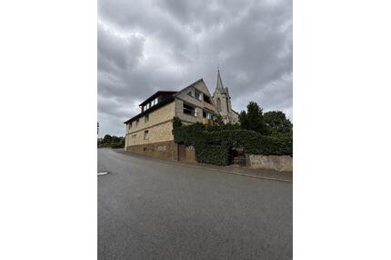Großzügiges Wohnhaus mit 240 m² Wohnfläche + 120 m² Nutzfläche – - Diemelsee