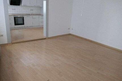 Modernisierte gemütliche 2 Zimmer-Wohnung mit Einbauküche und Dusche direkt in der Fußgängerzone! - Hameln