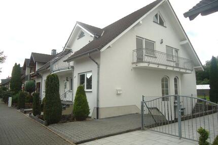 Koblenz-Wallersheim - 3-Zimmer - 1.080,00&nbsp;EUR Kaltmiete, ca.&nbsp; 108,00&nbsp;m&sup2; in Koblenz (PLZ: 56070) Bubenheim