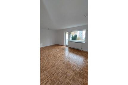 Renovierte Wohnung Brüggemannstr. - ruhig & zentral mit Balkon - Neumünster