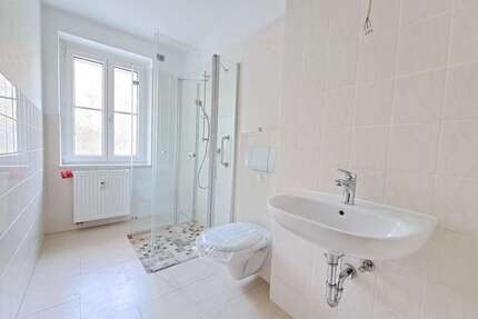 Wohnung zum Mieten in Plauen 229,97 € 46.28 m²