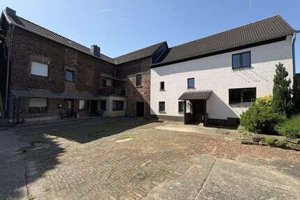 Haus zum Kaufen in Mechernich 225.000,00 € 261.67 m²