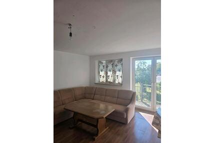 Große 5-Zimmer-Wohnung im 1. OG mit zwei Balkonen zu vermieten - Osterhofen