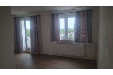 Wohnung zum Mieten in Halle (Saale) 450,00 € 64.45 m²