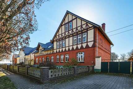 Haus zum Kaufen in Diesdorf 399.800,00 € 320.01 m²
