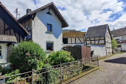 Kleine renovierungsbedürftige Fachwerkhofanlage - Remagen