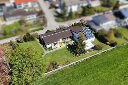Haus zum Kaufen in Türkheim 1.000.000,00 € 200.79 m²